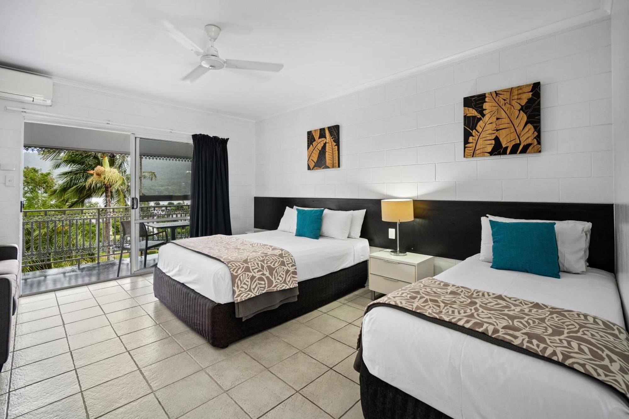 Colonial Palms Motor Inn Ерлі-Біч Екстер'єр фото