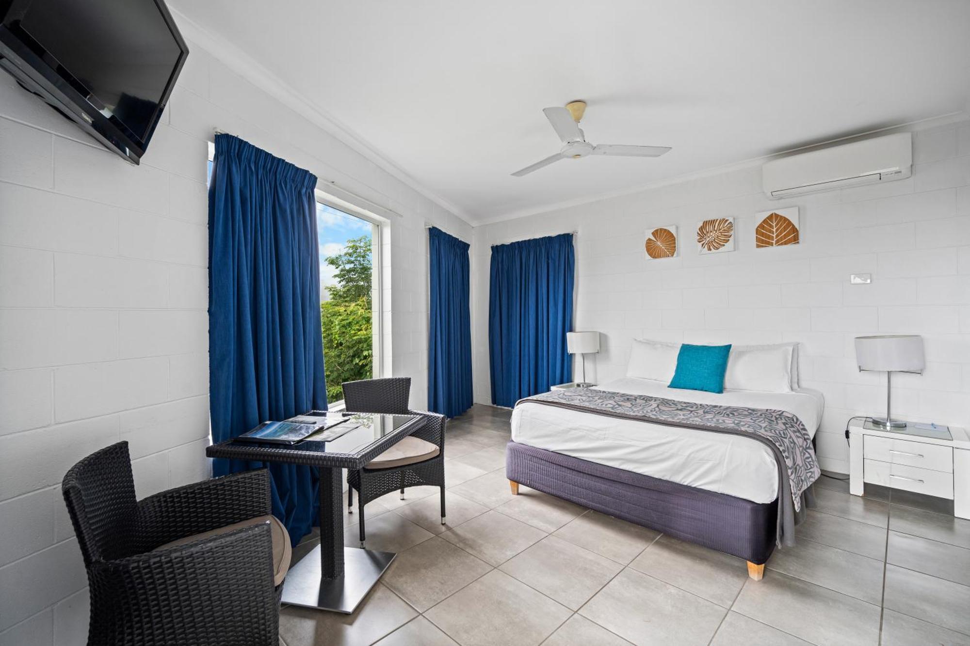Colonial Palms Motor Inn Ерлі-Біч Екстер'єр фото