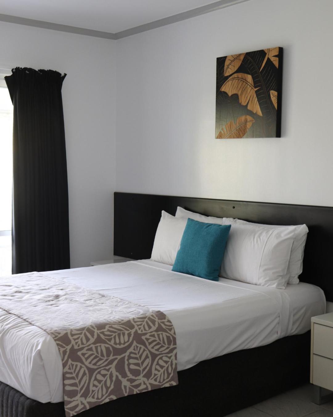 Colonial Palms Motor Inn Ерлі-Біч Екстер'єр фото