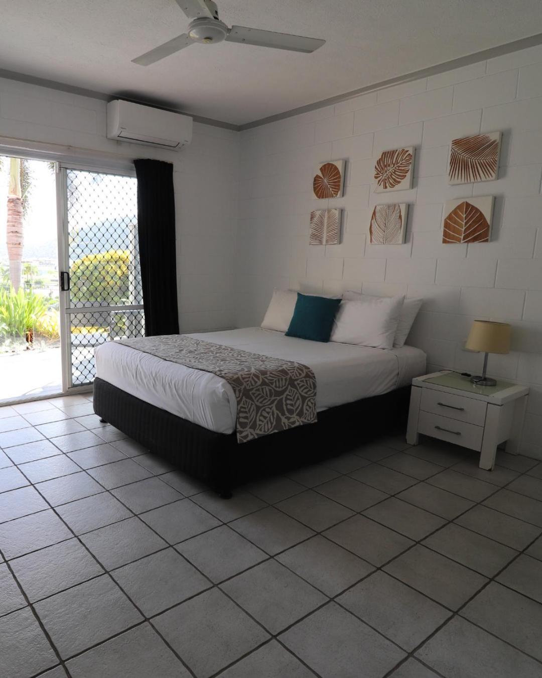 Colonial Palms Motor Inn Ерлі-Біч Екстер'єр фото