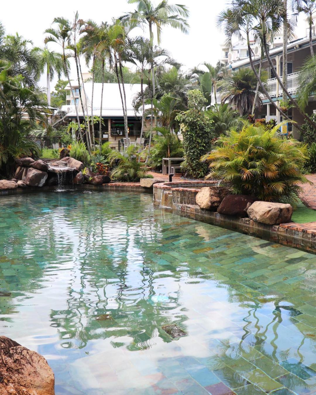 Colonial Palms Motor Inn Ерлі-Біч Екстер'єр фото
