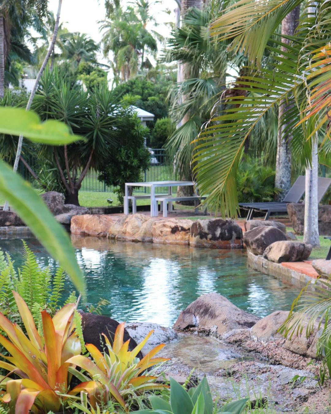 Colonial Palms Motor Inn Ерлі-Біч Екстер'єр фото